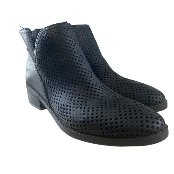 Steve Madden Boots 7 Shoe Black Booties Chunky Heel Shoes Spring Footwear Boot 7 - Picture 2 of 14